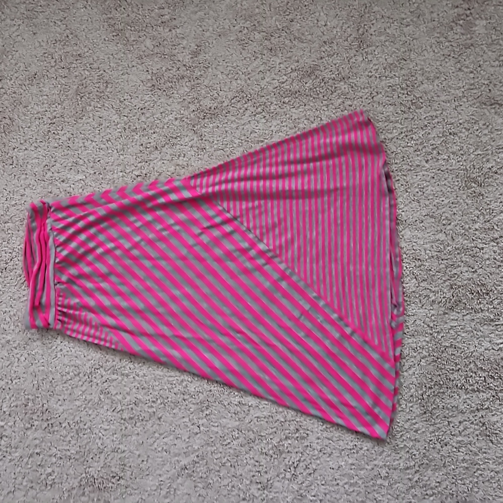 Maxi pink and gray skirt